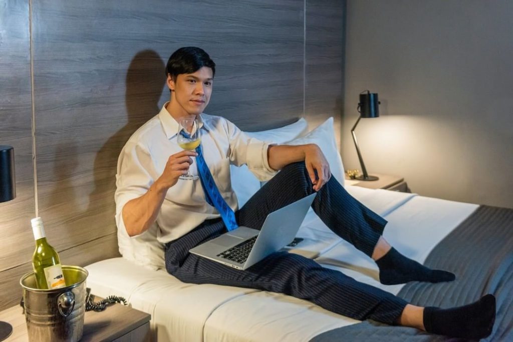 hotel in makati for business trip